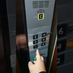 マージャン店（雀荘）のエレベーターに乗ってみた。液晶モニター付き三菱製エレベーター【MITSUBIHI　ELEVATOR】